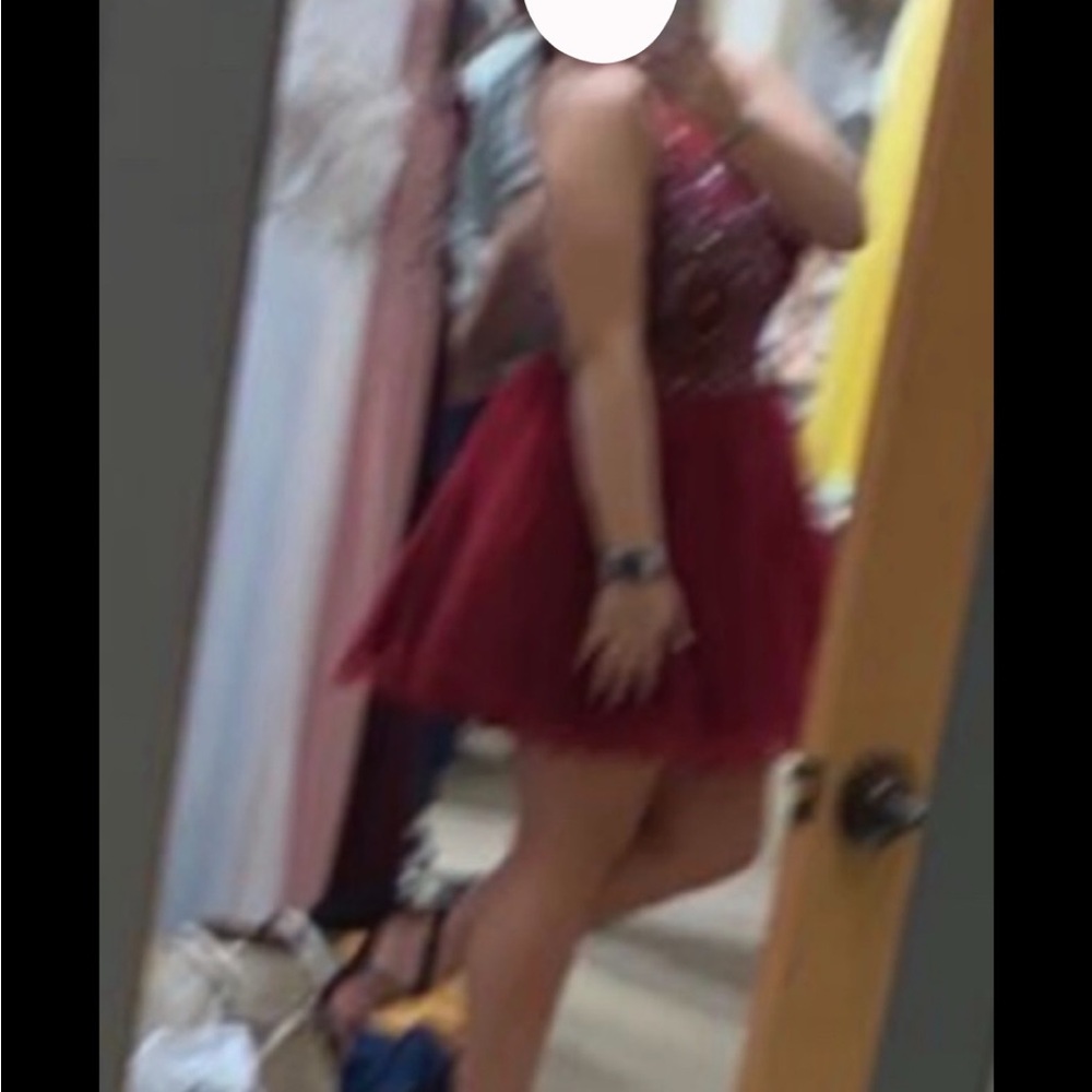 Red mini dress with tulle warn only once FITS LIKE A XL BUT SAYS 3X